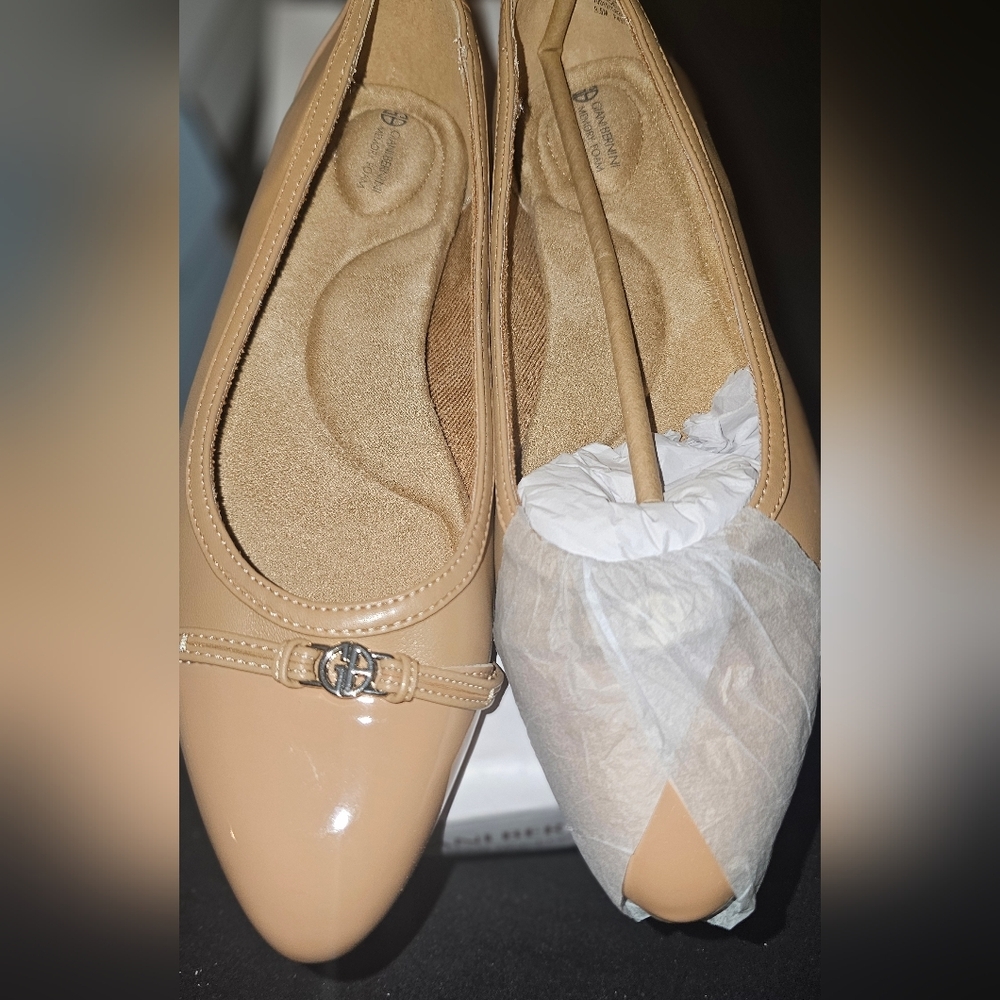 Giani Bernini Tan Flats Comfortable Loafers